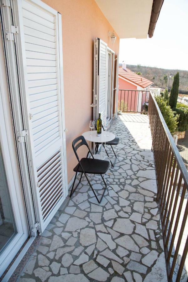 Apartman Matea Apartment Malinska Exterior photo