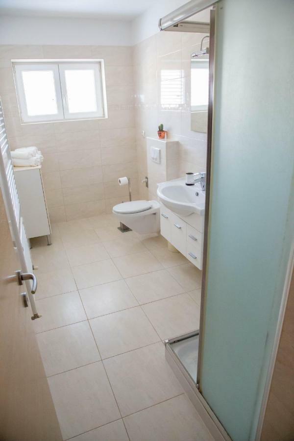 Apartman Matea Apartment Malinska Exterior photo